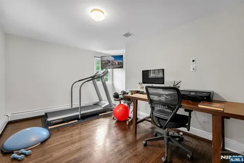 267 Merlin Place Wyckoff NJ 07481