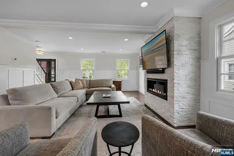 267 Merlin Place Wyckoff NJ 07481