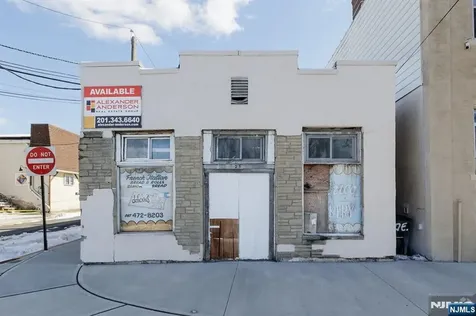 25 East Place Lodi NJ 07644