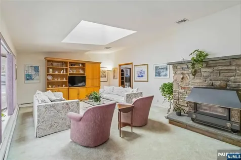 6 Seabert Lane Kinnelon Borough NJ 07405