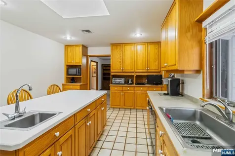 6 Seabert Lane Kinnelon Borough NJ 07405