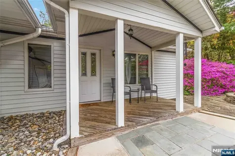 6 Seabert Lane Kinnelon Borough NJ 07405