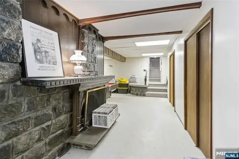 6 Seabert Lane Kinnelon Borough NJ 07405