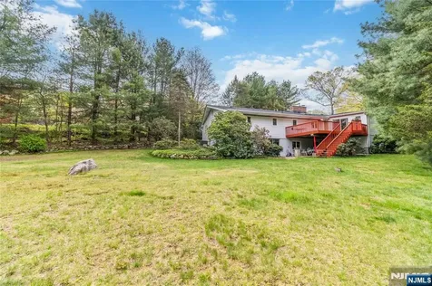 6 Seabert Lane Kinnelon Borough NJ 07405