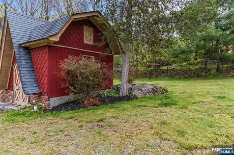 6 Seabert Lane Kinnelon Borough NJ 07405
