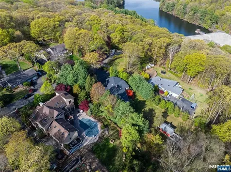6 Seabert Lane Kinnelon Borough NJ 07405