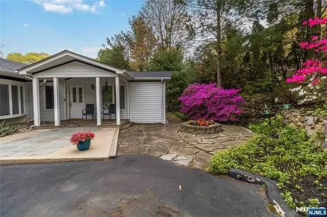6 Seabert Lane Kinnelon Borough NJ 07405