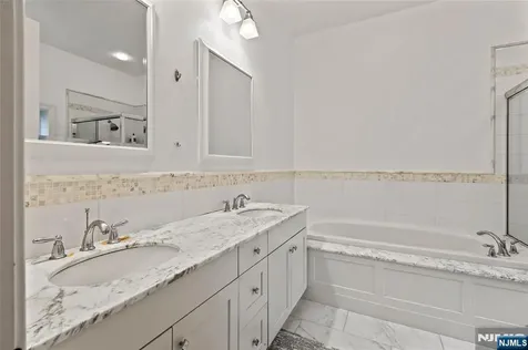 1600 Kaufers Lane Fort Lee NJ 07024