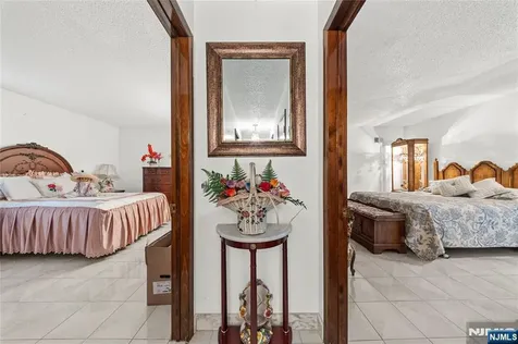347 Manor Court Lyndhurst NJ 07071