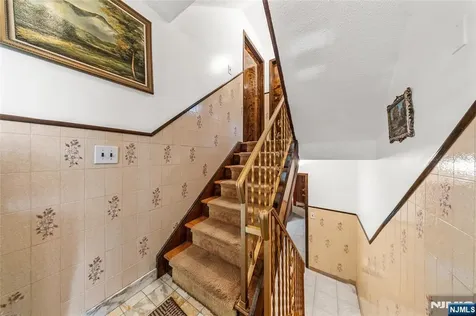 347 Manor Court Lyndhurst NJ 07071