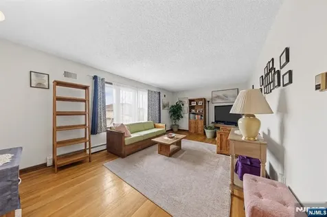347 Manor Court Lyndhurst NJ 07071