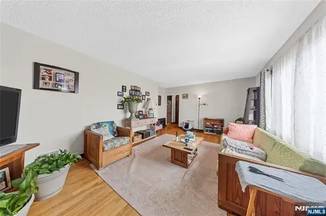 347 Manor Court Lyndhurst NJ 07071