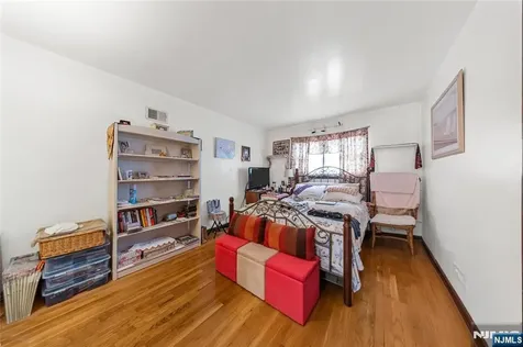 347 Manor Court Lyndhurst NJ 07071