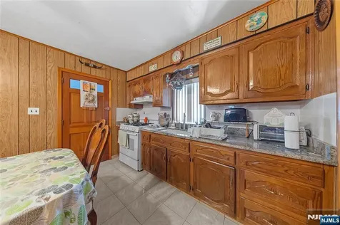 347 Manor Court Lyndhurst NJ 07071