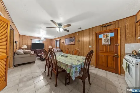 347 Manor Court Lyndhurst NJ 07071