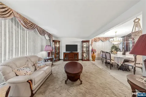 347 Manor Court Lyndhurst NJ 07071
