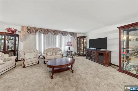 347 Manor Court Lyndhurst NJ 07071
