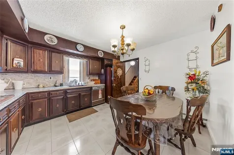 347 Manor Court Lyndhurst NJ 07071