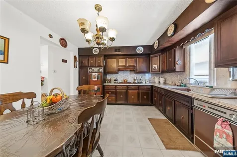 347 Manor Court Lyndhurst NJ 07071