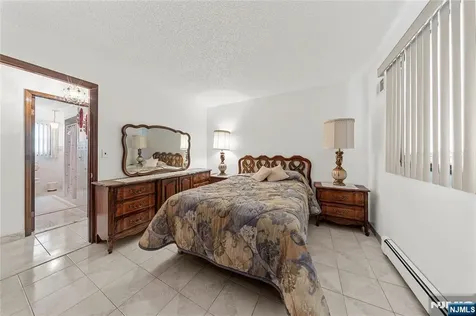 347 Manor Court Lyndhurst NJ 07071