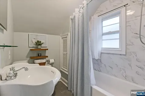 50 Lewis Place Totowa NJ 07512