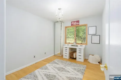 19 Highview Terrace Cedar Grove NJ 07009