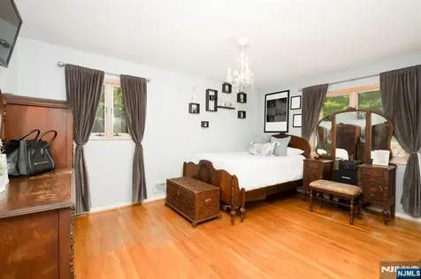 19 Highview Terrace Cedar Grove NJ 07009