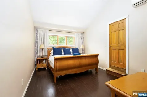 19 Highview Terrace Cedar Grove NJ 07009