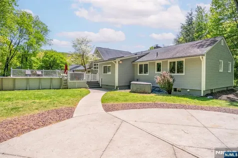 19 Highview Terrace Cedar Grove NJ 07009