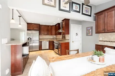 19 Highview Terrace Cedar Grove NJ 07009