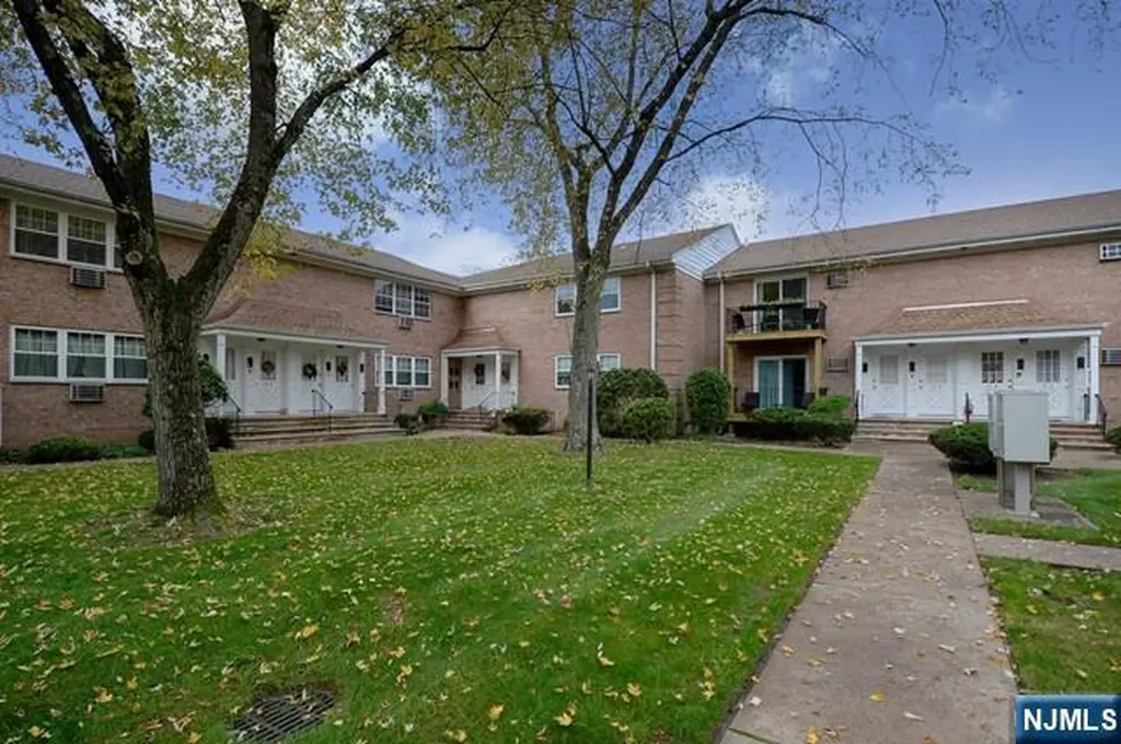 636 Godwin Avenue Midland Park NJ 07432
