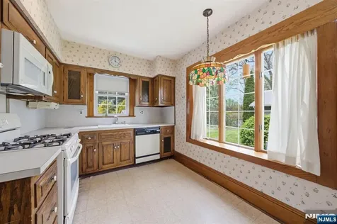 28 Sunset Road Ringwood NJ 07456