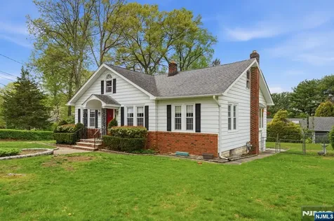 28 Sunset Road Ringwood NJ 07456