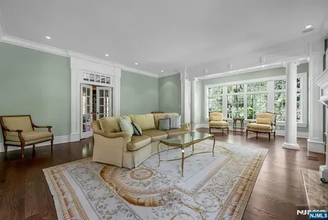 268 Woodside Avenue Franklin Lakes NJ 07417