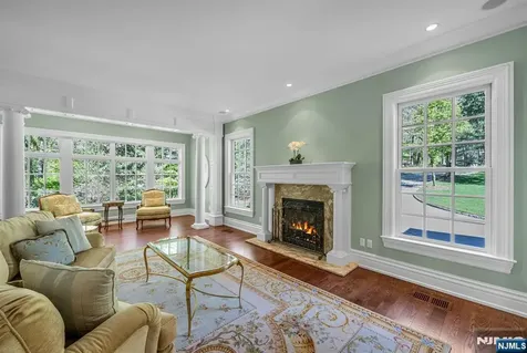 268 Woodside Avenue Franklin Lakes NJ 07417