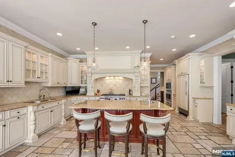 268 Woodside Avenue Franklin Lakes NJ 07417