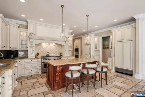 268 Woodside Avenue Franklin Lakes NJ 07417