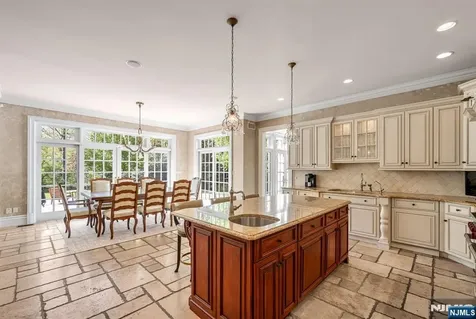268 Woodside Avenue Franklin Lakes NJ 07417