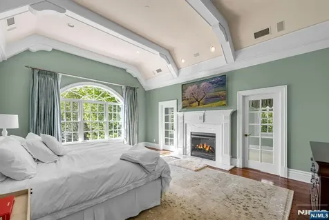 268 Woodside Avenue Franklin Lakes NJ 07417
