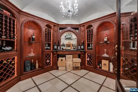 268 Woodside Avenue Franklin Lakes NJ 07417