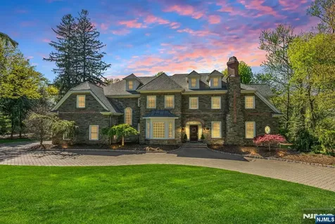 268 Woodside Avenue Franklin Lakes NJ 07417