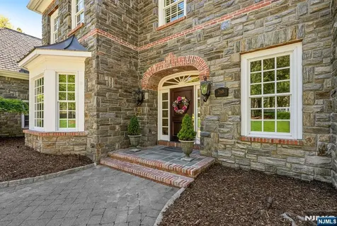 268 Woodside Avenue Franklin Lakes NJ 07417