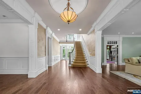 268 Woodside Avenue Franklin Lakes NJ 07417