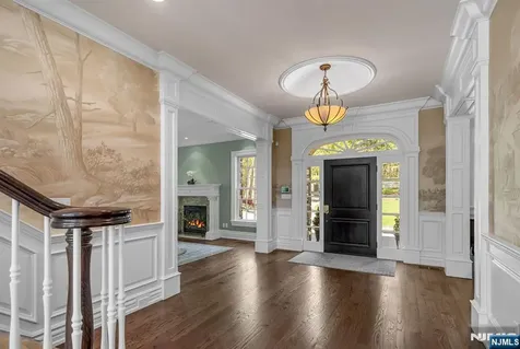 268 Woodside Avenue Franklin Lakes NJ 07417