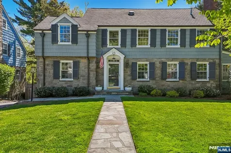 23 Greenview Way Montclair NJ 07043