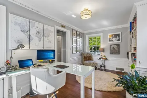 23 Greenview Way Montclair NJ 07043
