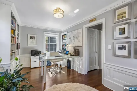 23 Greenview Way Montclair NJ 07043