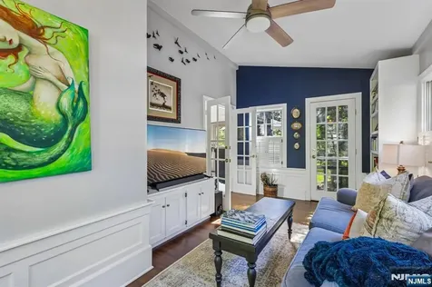 23 Greenview Way Montclair NJ 07043