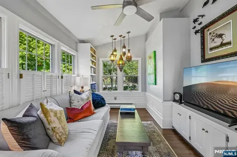 23 Greenview Way Montclair NJ 07043