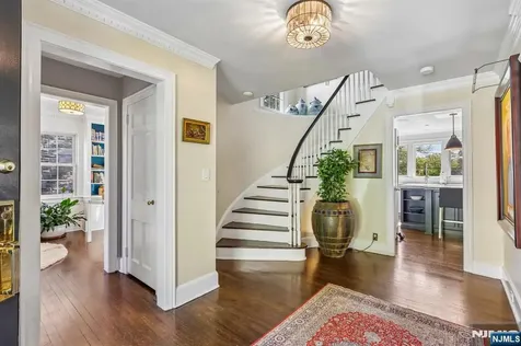 23 Greenview Way Montclair NJ 07043